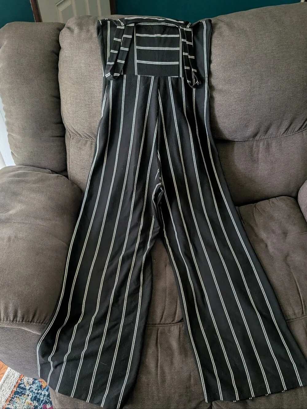 Rewind sleek black